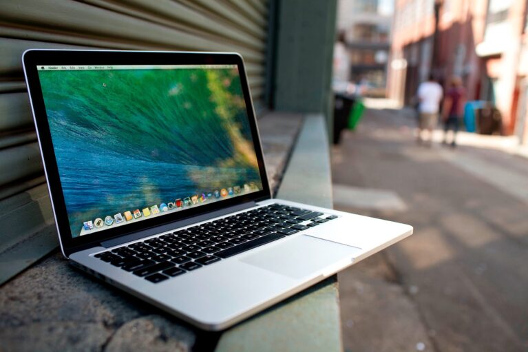 Laptop op straat